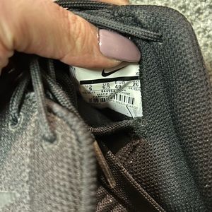 how much are all black roshes